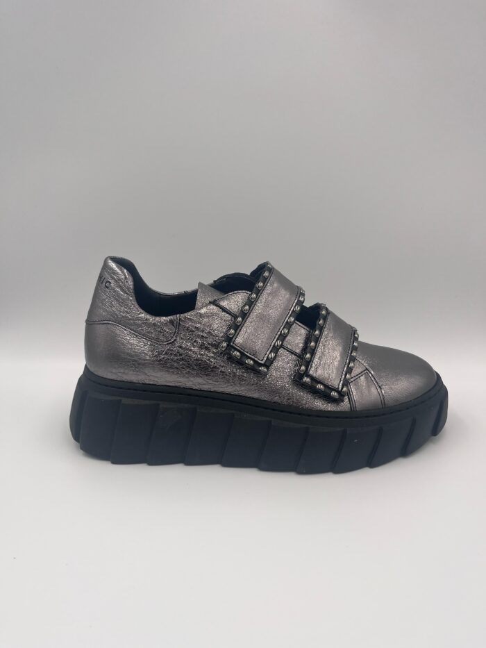 image1 (4) SO CHIC Magnus Sneakers Silver - Image 1