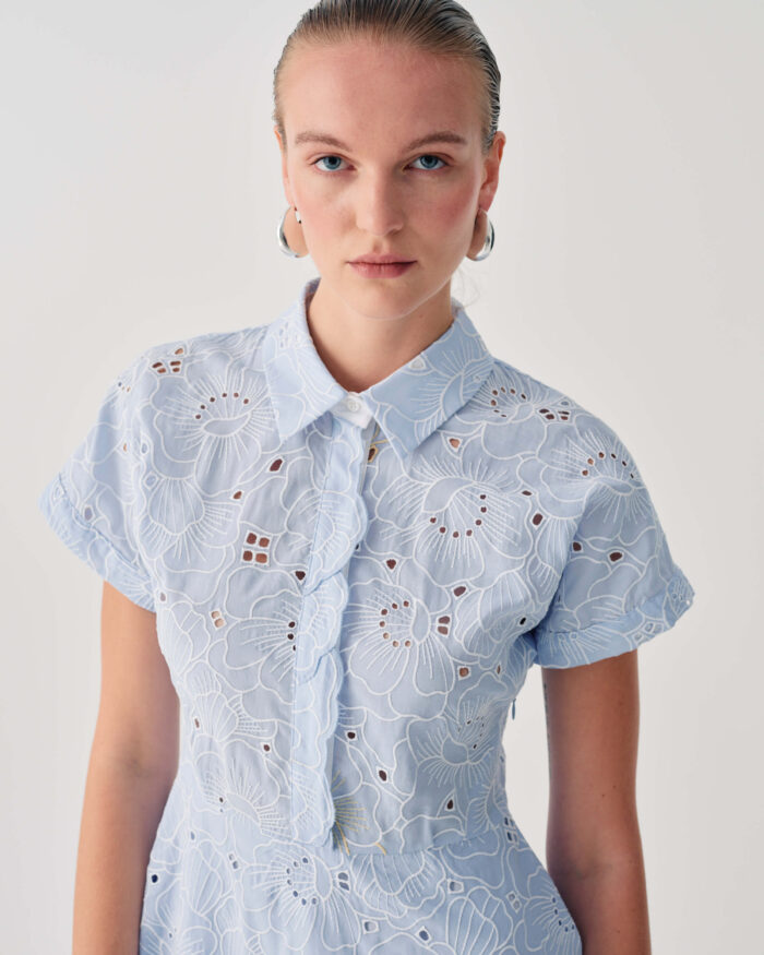BEATRICE Brodererie anglaise shirt with belt Light blue - Image 2