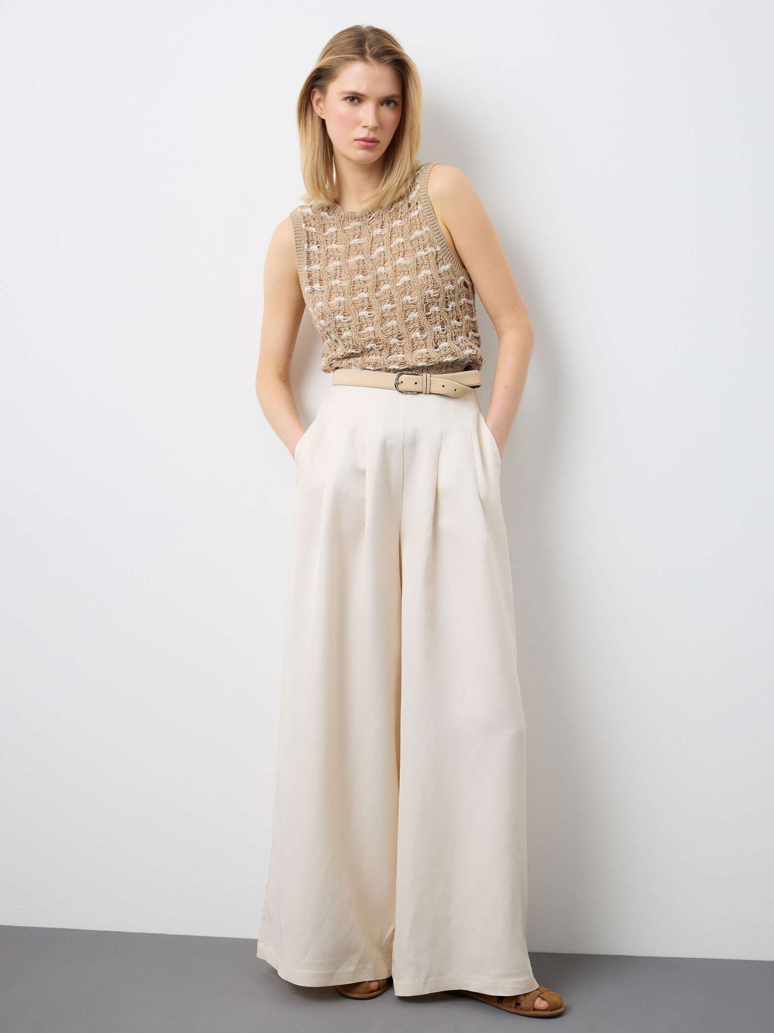 003570261_SL STEFANEL Palazzo trousers in a regular fit linen and viscose blend Beige - Image 1