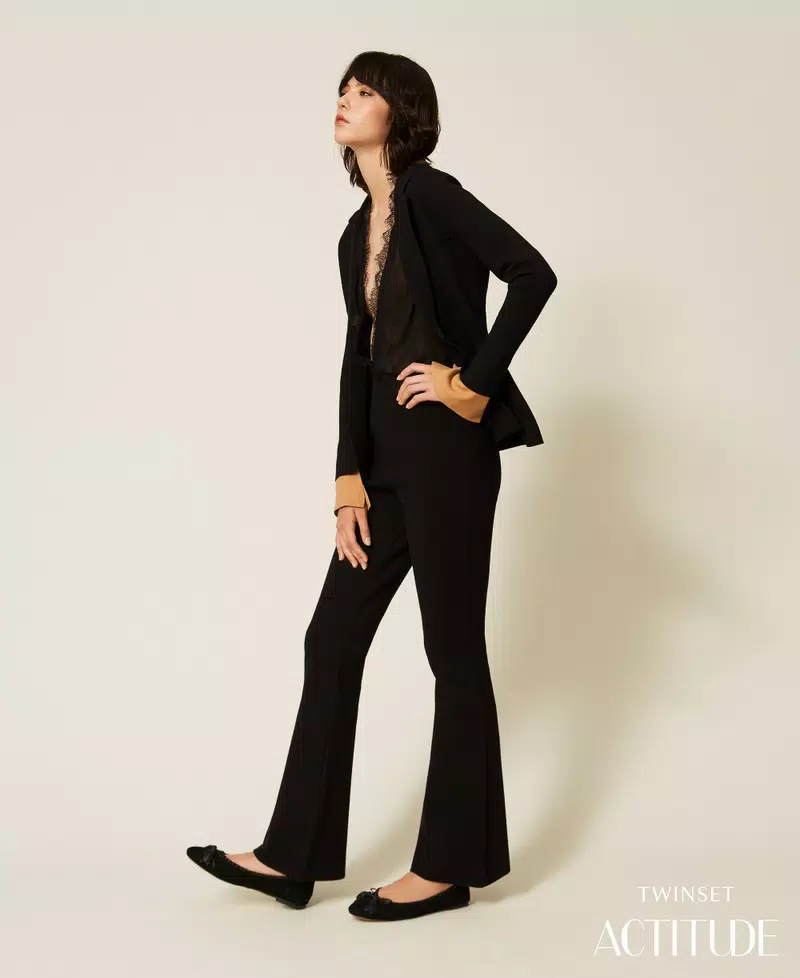 262AP3253_00006_PA ACTITUDE Flared knit trousers Black - Image 1
