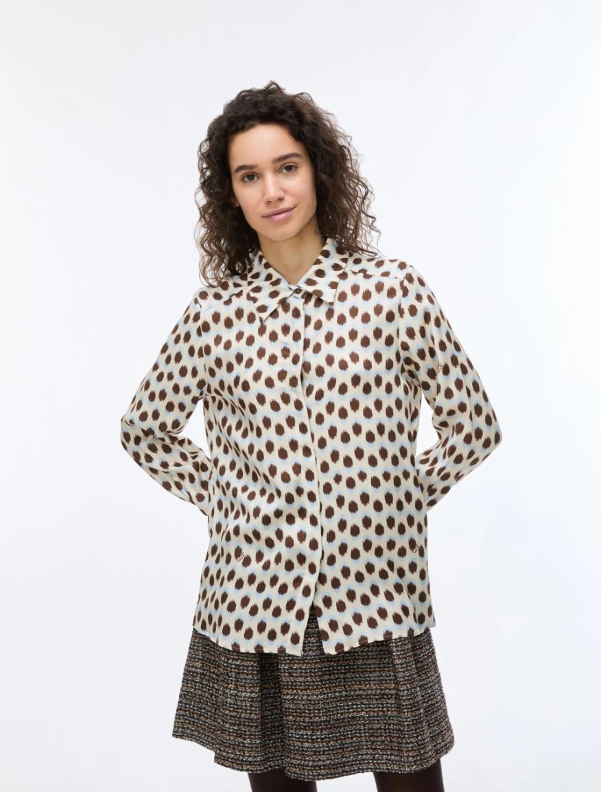 7116166102001-c-iblodissea_normal i BLUES Figure skimming shirt Ivory - Image 1