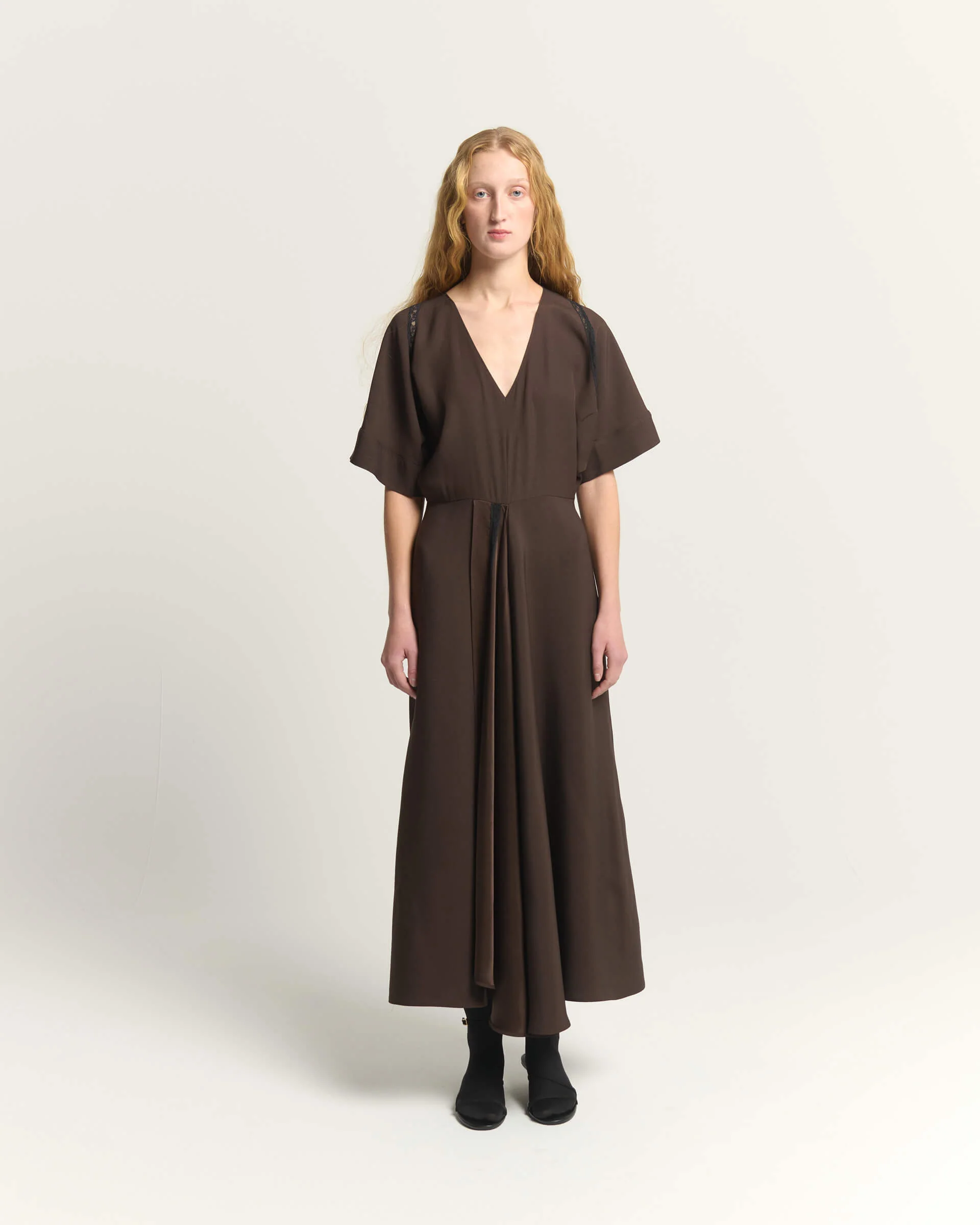 STXIPXFPQUEPSFEIV4K5EDCWRAA BEATRICE Dress with v-neck and lace details Brown - Image 1