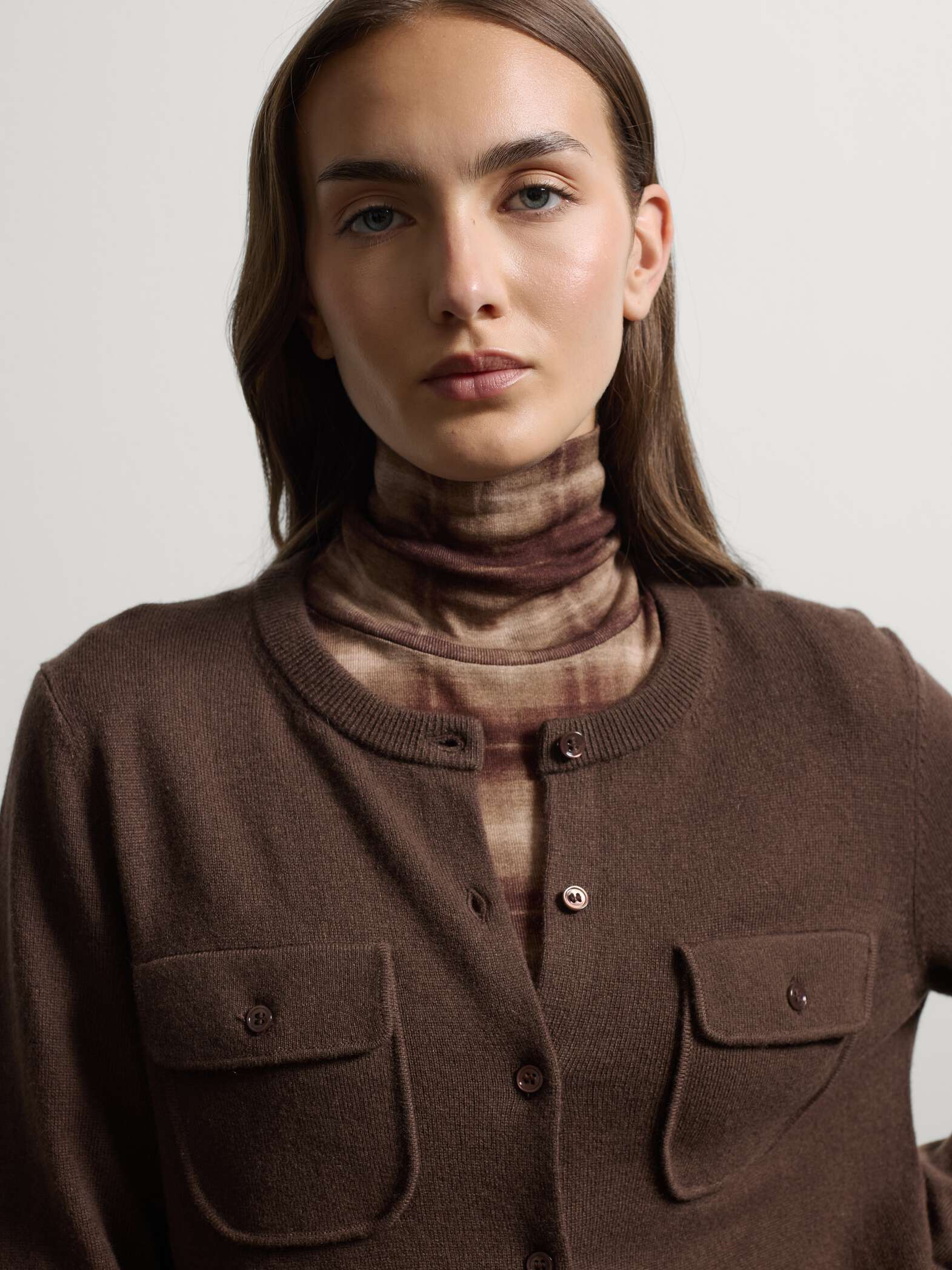 003571664_SD1 STEFANEL Wool and cashmere-blend crew-neck cardigan, regular fit Brown - Image 1