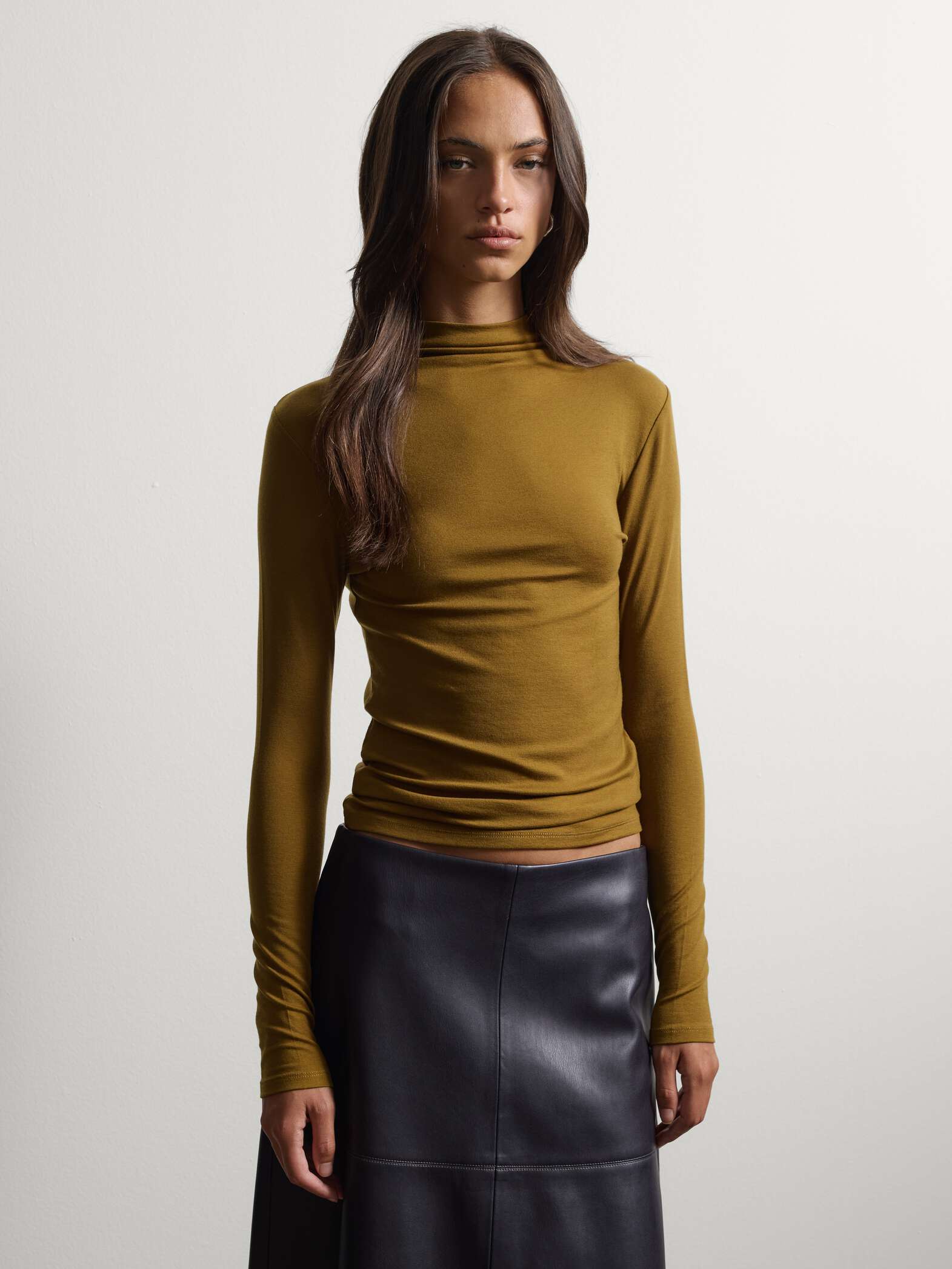 003572448_SF STEFANEL Lyocell and stretch wool regular-fit crew-neck T-shirt Green - Image 1